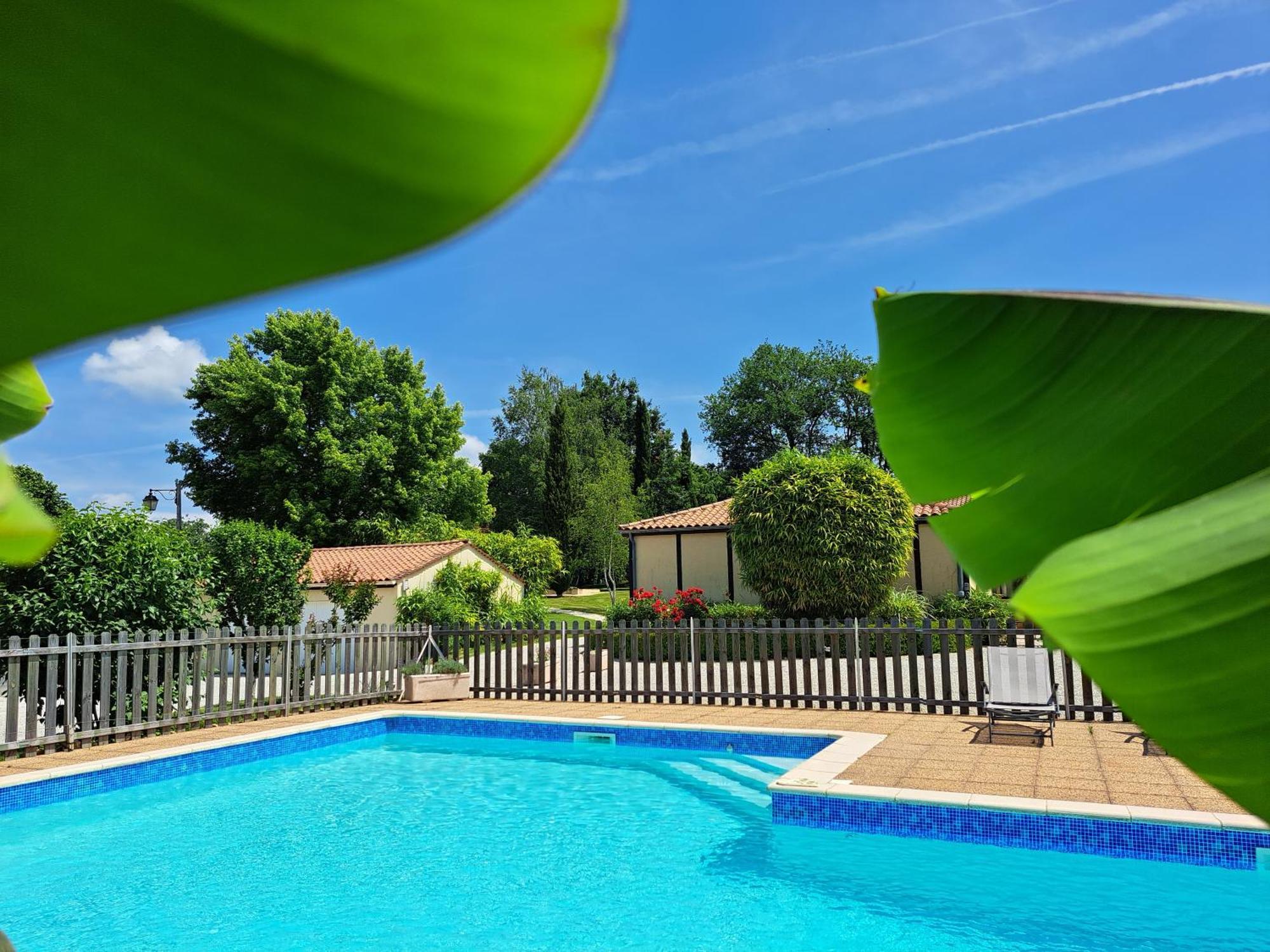 La Barde Montfort, Votre Maison D'Hotes A 4 Kms De Sarlat Dordogne วีทรัค ภายนอก รูปภาพ
